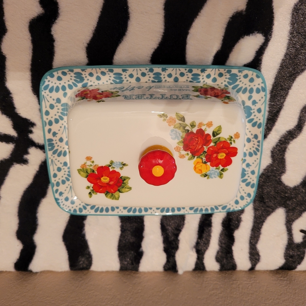 NIB Set-Ceramic Floral Butter Dish with salt & pepper shakers + measuring set - Picture 6 of 11